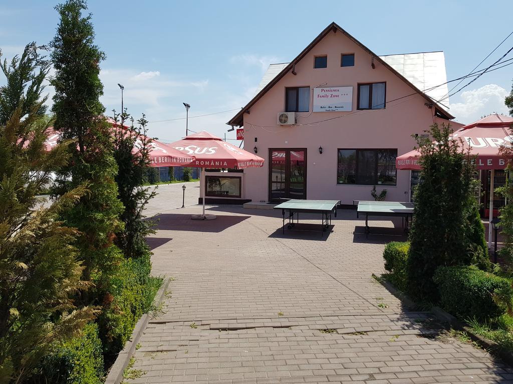 Pensiunea Family Zone Rosiori de Vede Exteriér fotografie