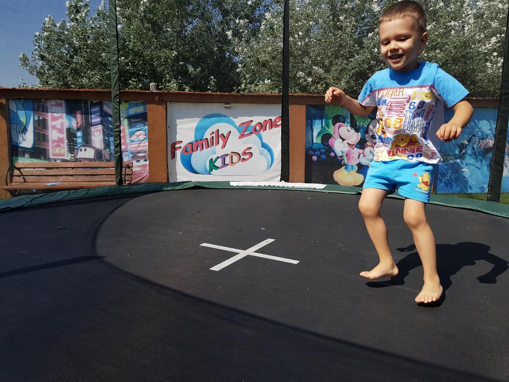 Pensiunea Family Zone Rosiori de Vede Exteriér fotografie